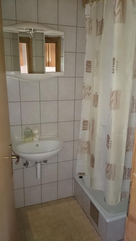 Rustic Home Mia ドゥガ・レサ 部屋 写真